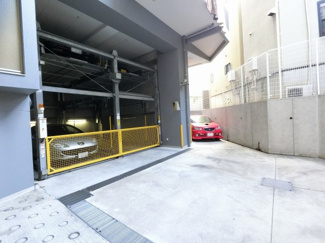 【駐車場】