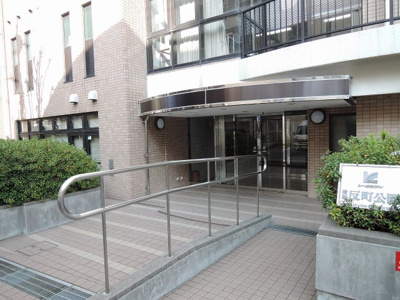 【エントランス】 | レールシティ横浜反町公園 | 東急東横線「反町」駅徒歩3分、京急本線「神奈川」駅徒歩9分、JR京浜東北線・根岸線・横浜線「東神奈川」駅徒歩11分！