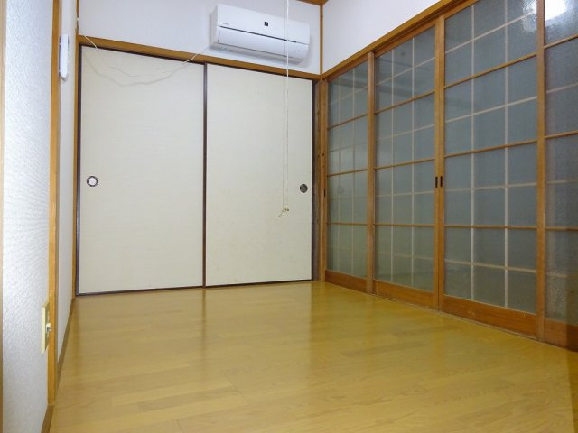 浜崎アパートの洋室