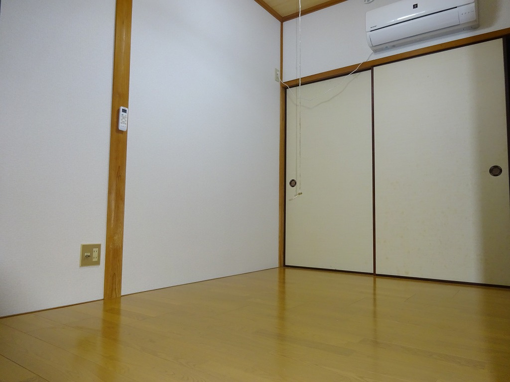 浜崎アパートの洋室