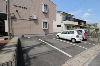 【駐車場】
