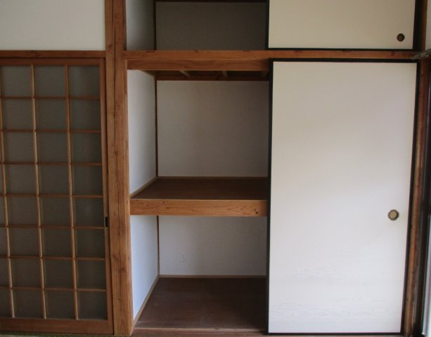 町田４丁目借家の収納