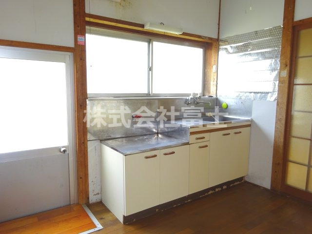 唐津市和多田大土井の一戸建てのキッチン