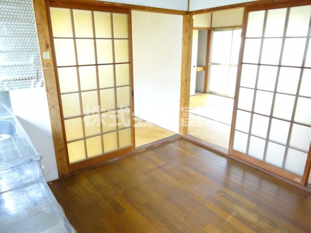 唐津市和多田大土井の一戸建ての洋室