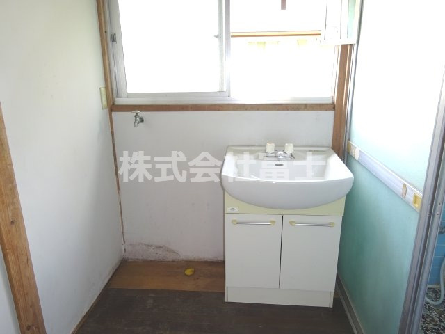 唐津市和多田大土井の一戸建ての洗面所