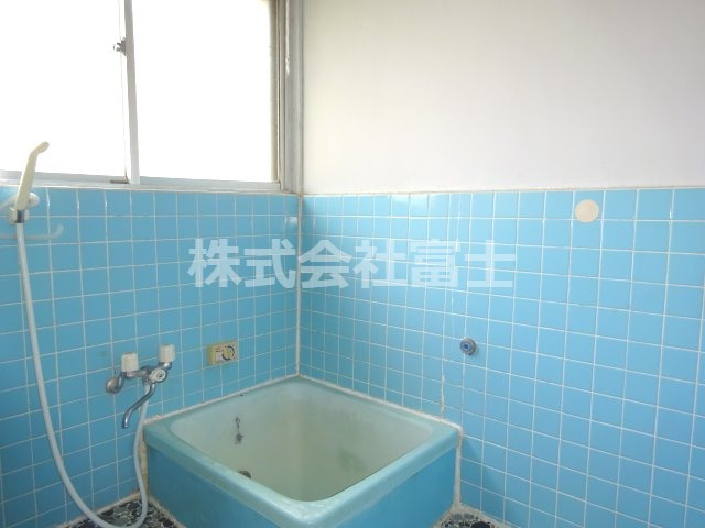 唐津市和多田大土井の一戸建ての浴室