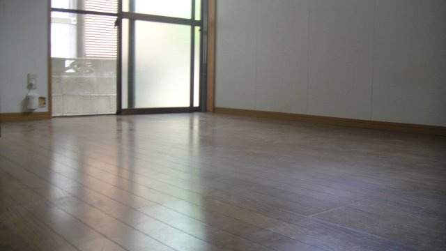 山下町借家の洋室