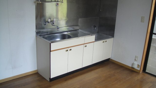 山下町借家のキッチン