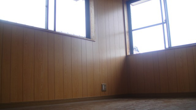 山下町借家の洋室