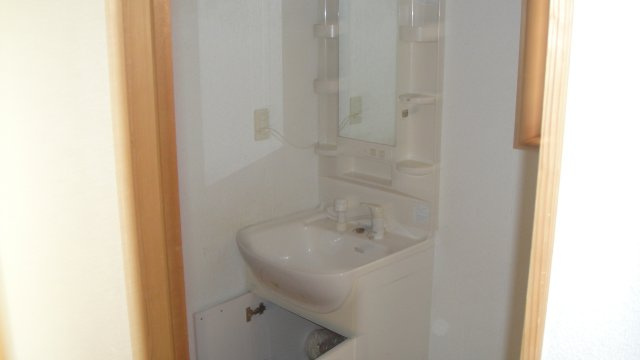 山下町借家の洗面所