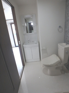 【洗面所】 | スペースが確保できる洗面所です。