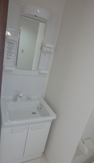 【独立洗面台】 | 朝の身支度には欠かせない独立洗面化粧台があります！