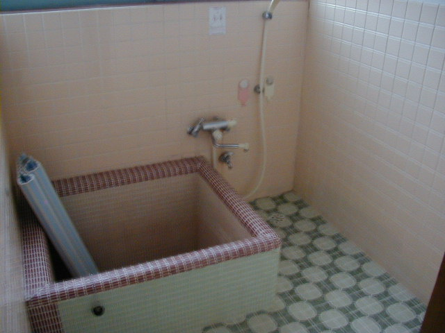 元旗町借家の浴室