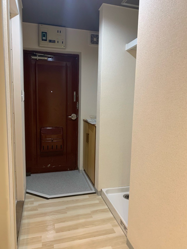 芹澤マンションの玄関