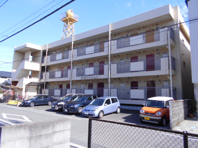 芹澤マンションの外観