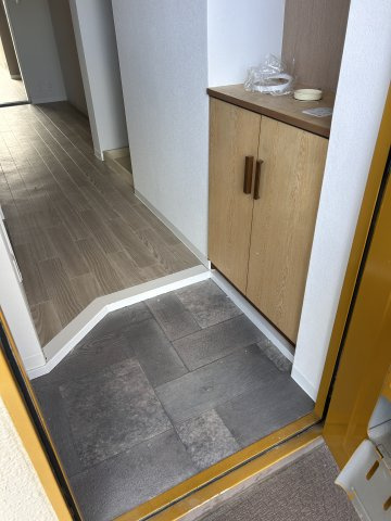 芹澤マンションの玄関