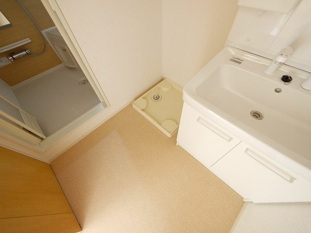 リバーサイド太子の設備|室内洗濯置場