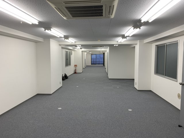 広部ミヤケビルの内装