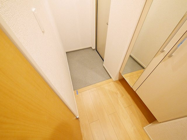 アメニティプラザ朱雀の玄関|落ち着いた玄関です