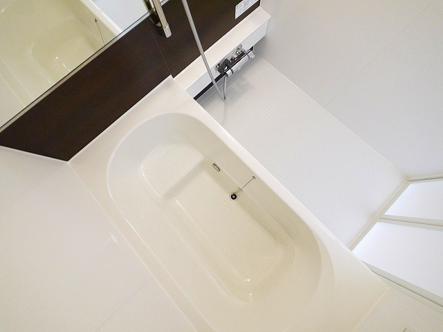 アメニティプラザ朱雀の浴室|コンパクトで使いやすいお風呂です