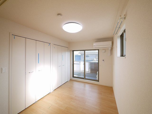アメニティプラザ朱雀の洋室|個人の部屋や寝室として使える洋室です