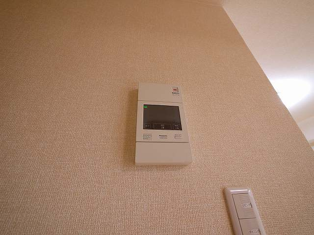 グレースコート恋の窪のセキュリティ|お顔が見えるモニター付きインターホンもございます。