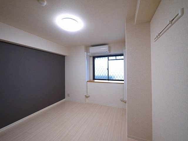 グレースコート恋の窪の洋室|広々とした洋室です