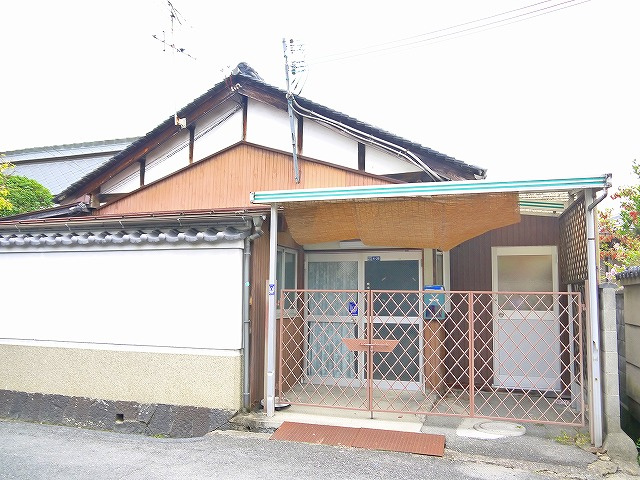 大安寺店舗・事務所の外観