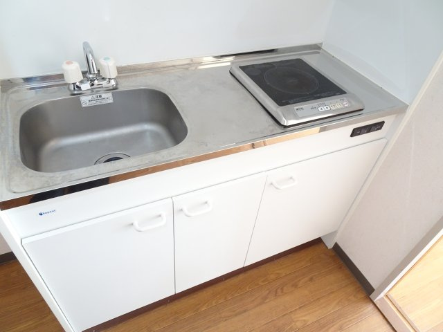 片岡陶光社ビルのキッチン