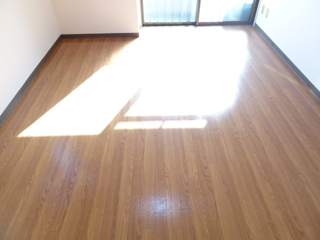 片岡陶光社ビルの洋室