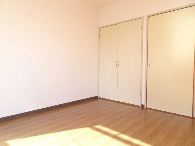 片岡陶光社ビルの洋室