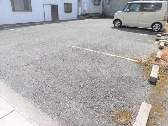 片岡陶光社ビルの駐車場|近隣駐車場