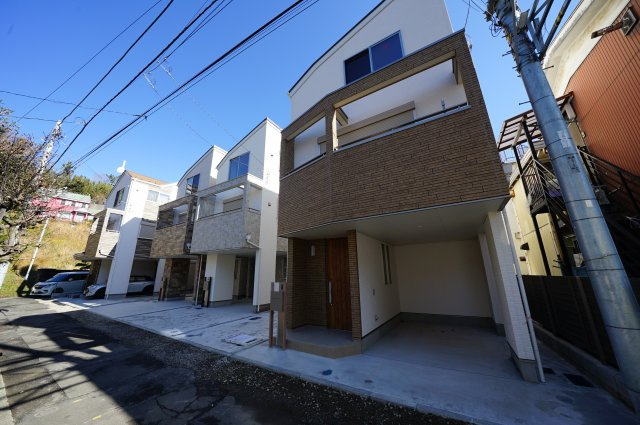 和田町駅から商店街を通って平坦徒歩４分！床暖房付ＬＤＫ１６．８帖♪和田２丁目　全６棟新築戸建ての外観