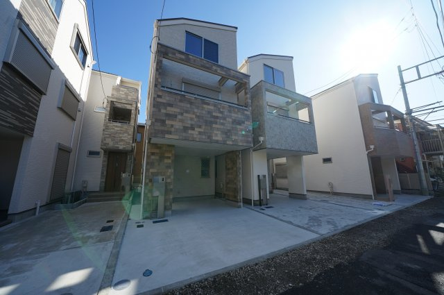 価格変更！和田町駅から商店街を通って平坦徒歩４分。床暖房付ＬＤＫ１６．８帖♪和田２丁目全６棟新築戸建の外観