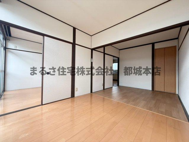 上川東ハイツの居間・リビング