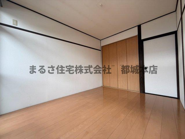 上川東ハイツの洋室