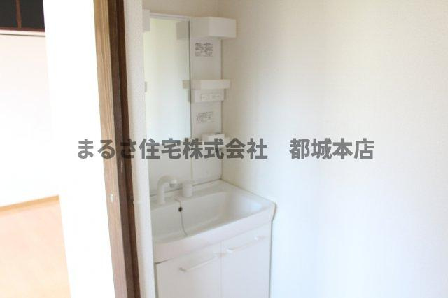上川東ハイツの独立洗面台