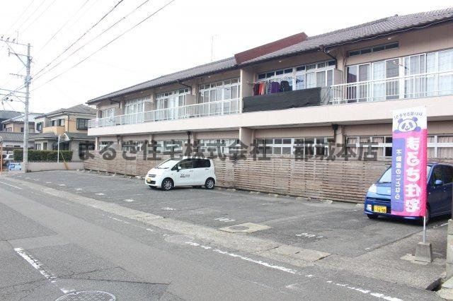 上川東ハイツの駐車場