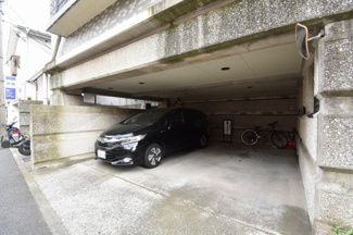 【駐車場】