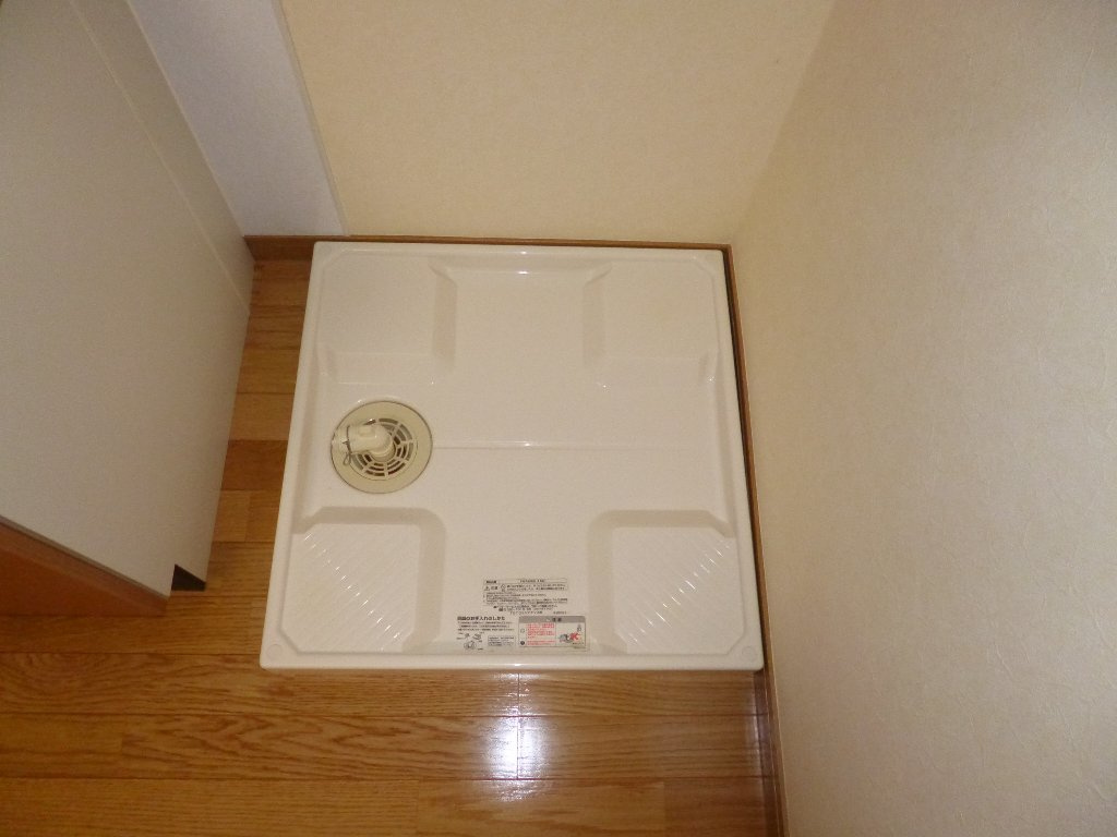 ベルメゾン六番館の内装|洗濯機置場
