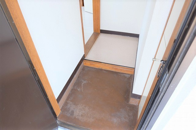 三双の玄関|写真は同建物の別部屋を参考に掲載しております。