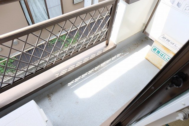 三双のバルコニー|写真は同建物の別部屋を参考に掲載しております。