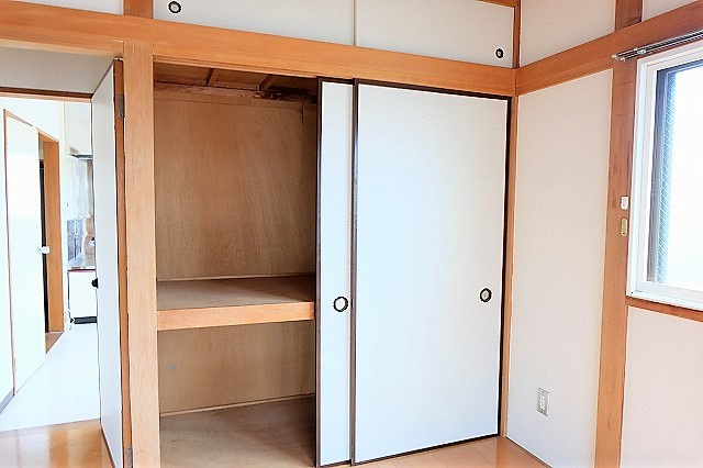 三双の収納|写真は同建物の別部屋を参考に掲載しております。