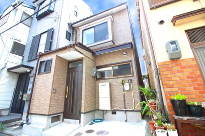 【外観】 | 伏見区深草墨染町　中古戸建 | 令和元年6月にリフォーム済の美宅です。水廻りは全て新調しているので気持ち良く暮らして頂けます。京阪『墨染駅』徒歩3分と駅まで近い便利な中古戸建です！