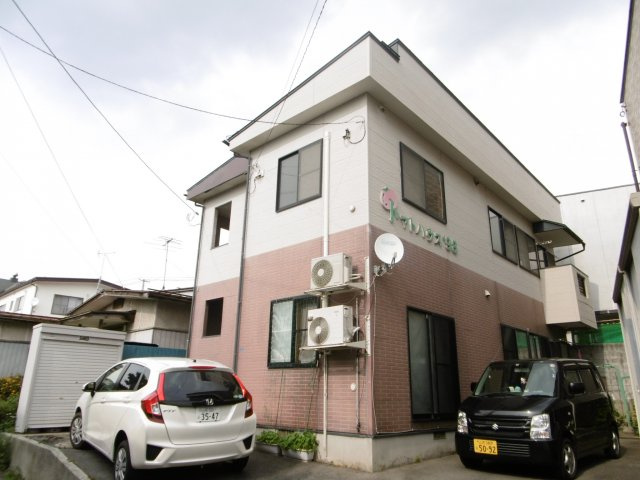 トマトハウス’98　の駐車場