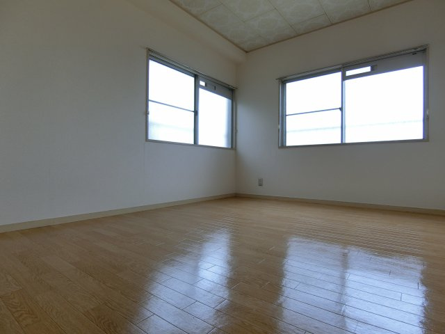 ヴィラ千代田の居間・リビング