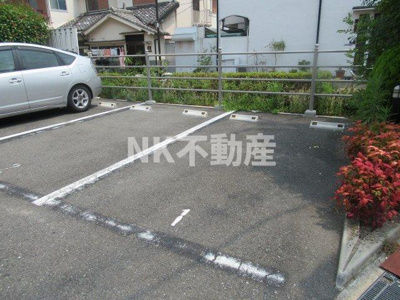 【駐車場】 | マリオン稲田（徳庵賃貸） | 駐車場に車を止められます