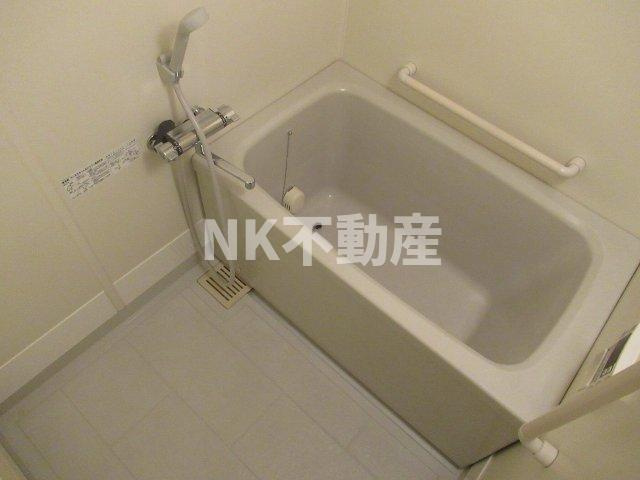【浴室】 | 戴慶カーサグラシア（鴻池新田賃貸） | 日々の疲れを癒すお風呂付です