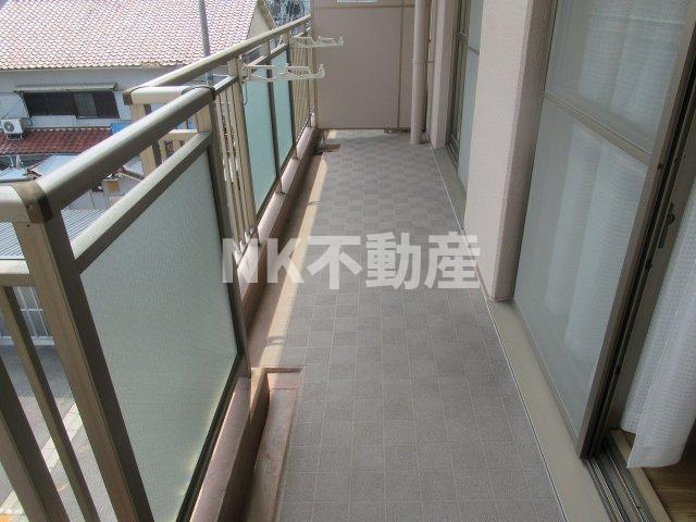 【バルコニー】 | 戴慶カーサグラシア（鴻池新田賃貸） | お洗濯にも便利なバルコニー付き