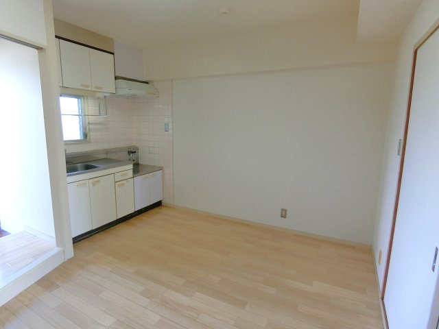 ハイツブライトの居間・リビング